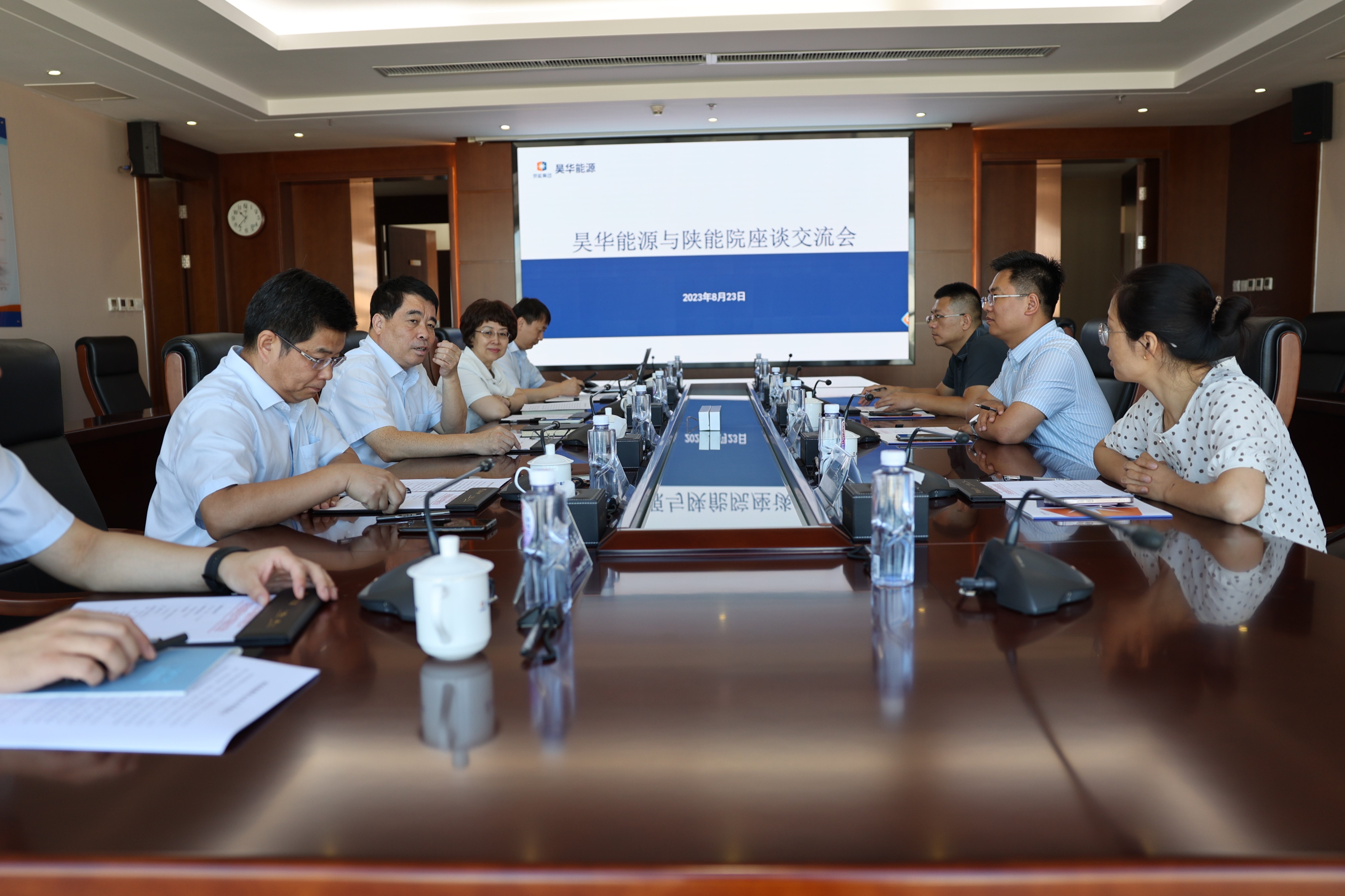 公司与陕西能源职业手艺学院举行校企相助座谈_亚星yaxin